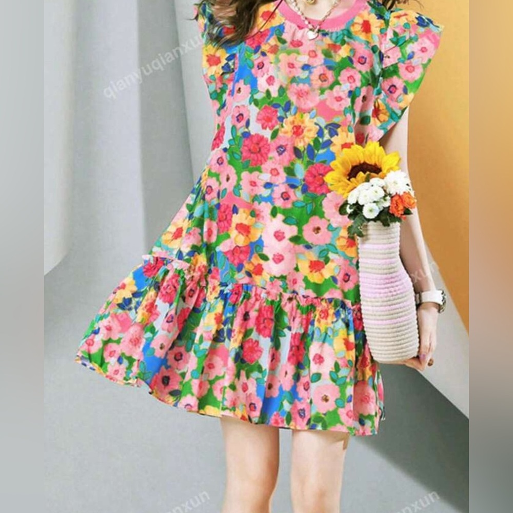 (3 for $19) Gorgeous floral mini dress from Shein. Size M